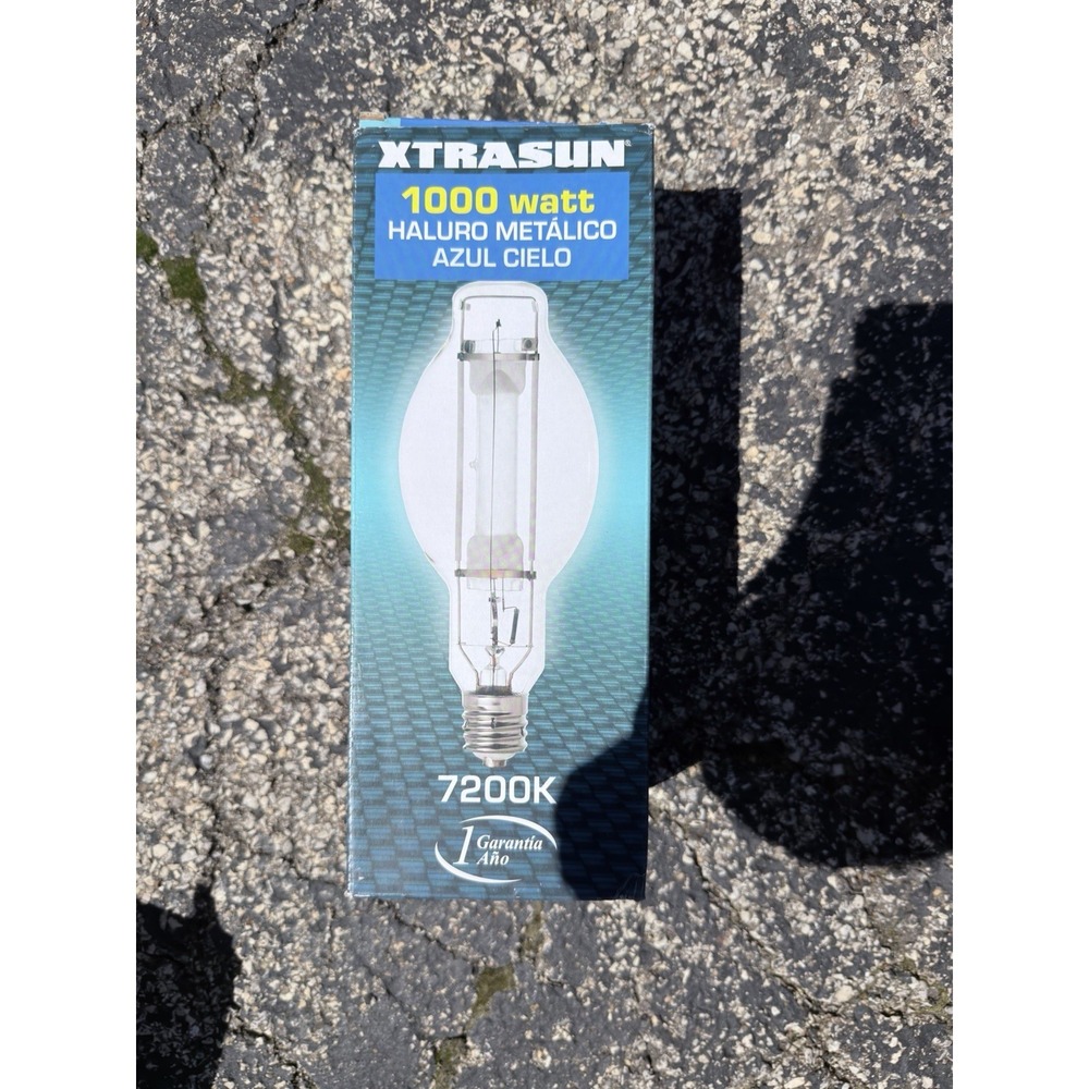 XTRASUN 1000W Metal Halide Grow Light Bulb 7200K Sky Blue E39